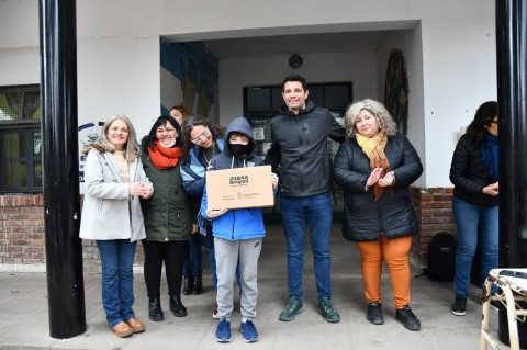 Se entregaron 175 Netbooks en una escuela de General Rodríguez
