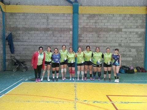 El equipo femenino de voley municipal de General Rodríguez se consagró campeón en Villa Gesell