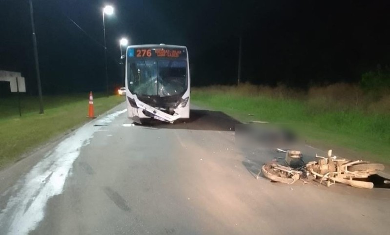 Motociclista murió en un accidente con un interno de la línea 276 en Ruta 28